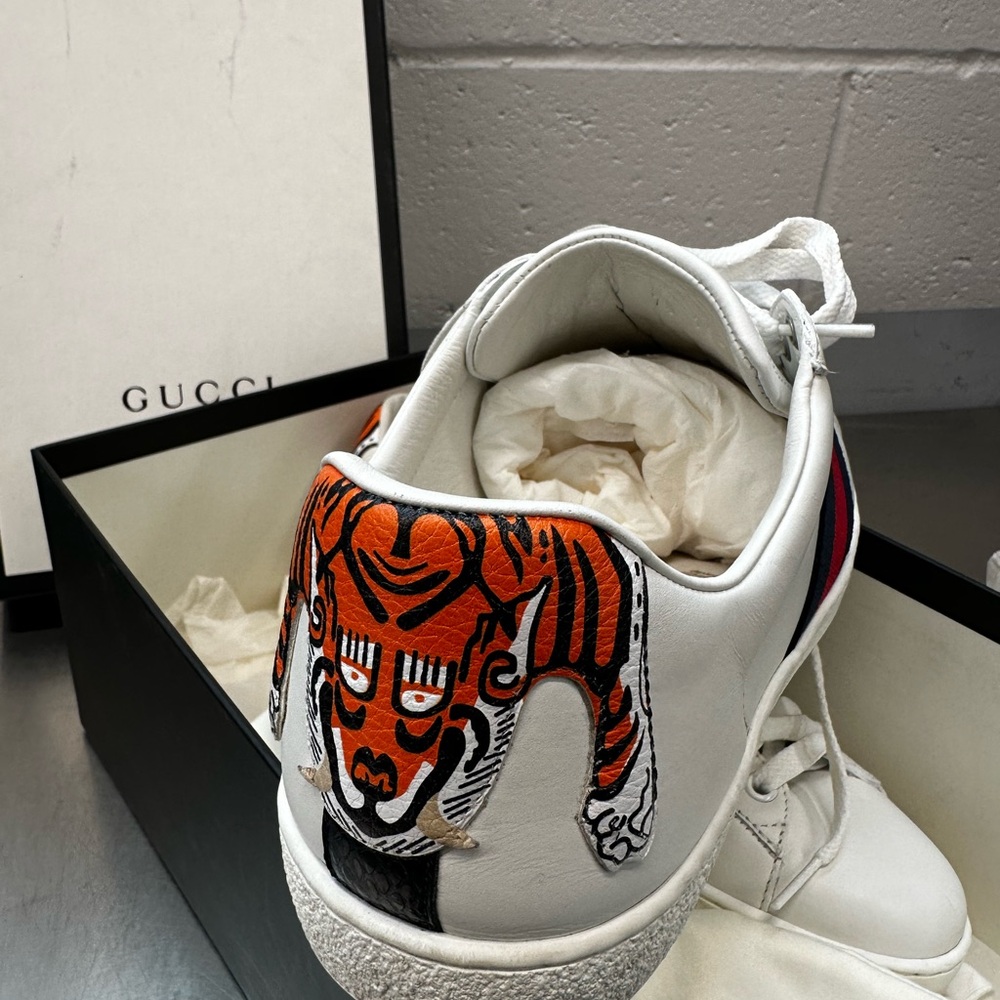 Gucci White Sneakers with Vibrant Tiger Motif